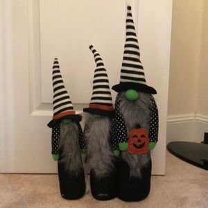 3 Halloween nomes. One is detached (the little one) only used one season